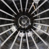 Pre-owned Hermès Fanfare wine glasses x 2