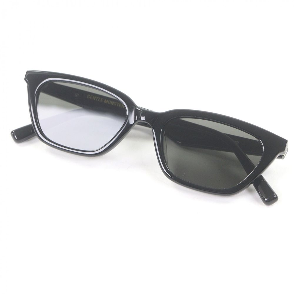 Excellent condition GENTLE MONSTER LOTI-01 sunglasses worn by J