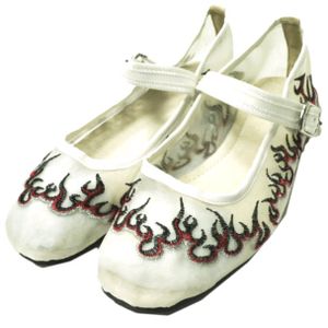 HEY! Mrs. ROSE 火纹刺绣功夫鞋，S码（22.5-23厘米），白色薄纱。二手。[HEY! Mrs. ROSE]