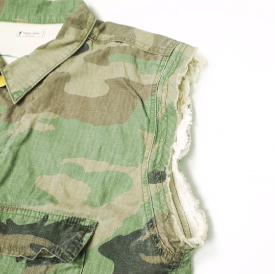 Porter Classic ポータークラシック 日本製 Custom Camouflage Vest コットンリップストップ カスタムカモフラージュベスト L CAMO ジレ パラカチェック war is not healthy トップス【中古】【Porter Classic】 Porter Classic ポータークラシック 日本製 Custom Camouflage Vest
