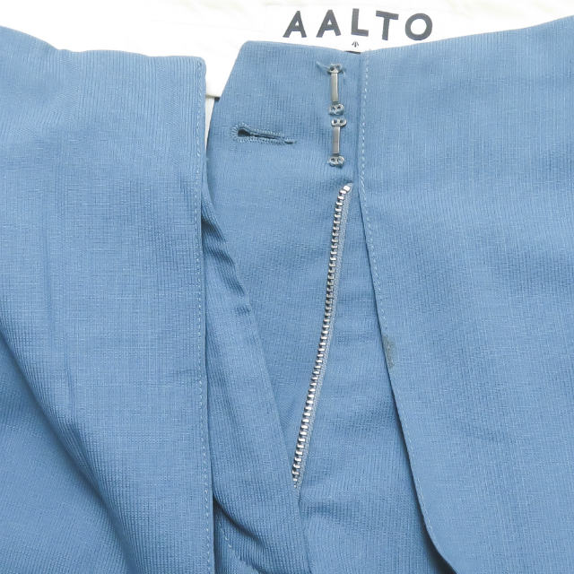 AALTO 前褶裤，40 码，蓝色羊毛，宽褶，2006936。二手。 | 日本二手