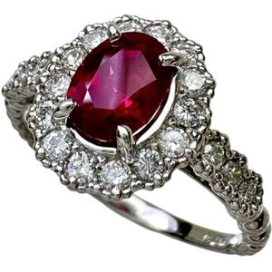 二手女式戒指，13号，镶嵌一颗1.19克拉缅甸鸽子血红宝石和0.41克拉钻石，铂金（Pt900）戒托，重4.4克。