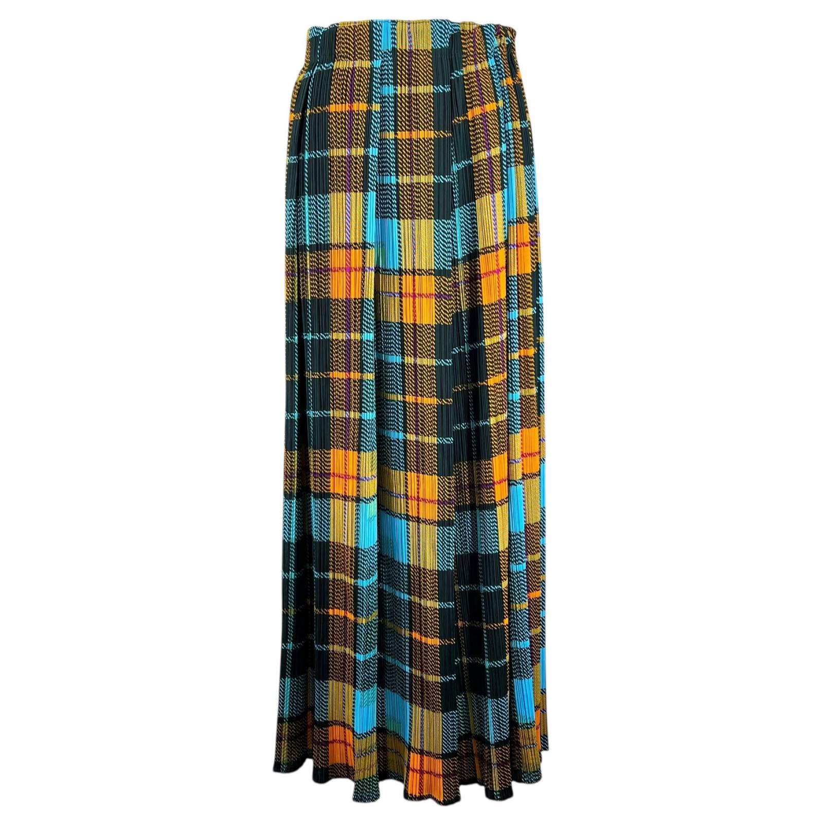 PLEATS PLEASE ISSEY MIYAKE ってどんなブランド？｜プリーツプリーズ