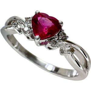 二手女式戒指，11.5号，镶嵌一颗0.45克拉心形切割粉色蓝宝石和0.05克拉钻石，18K白金（3.7克）。