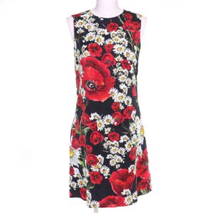 Excellent condition DOLCE & GABBANA F6VE2T cotton and silk floral jacquard sleeveless dress in black, red , and white, size 36. Authentic, made in Italy.