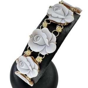 18K金玫瑰图案贝壳浮雕手镯，11.2克，18.5厘米，女士款 [二手]