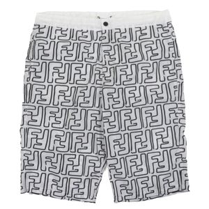 Excellent condition: FENDI FXB079 graphic FF logo all-over print swim shorts in white and black, size 48, includes dust bag. Authentic, made in Italy.
