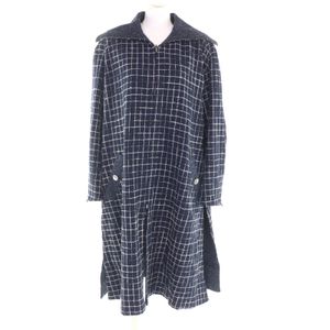 Excellent condition CHANEL 2021 P73110 wool-blend tweed coat with Coco buttons, runway-worn, navy, size 34, made in France