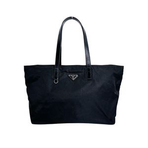 Prada Triangle Logo Tote Bag

PRADA Black [Pre-owned]