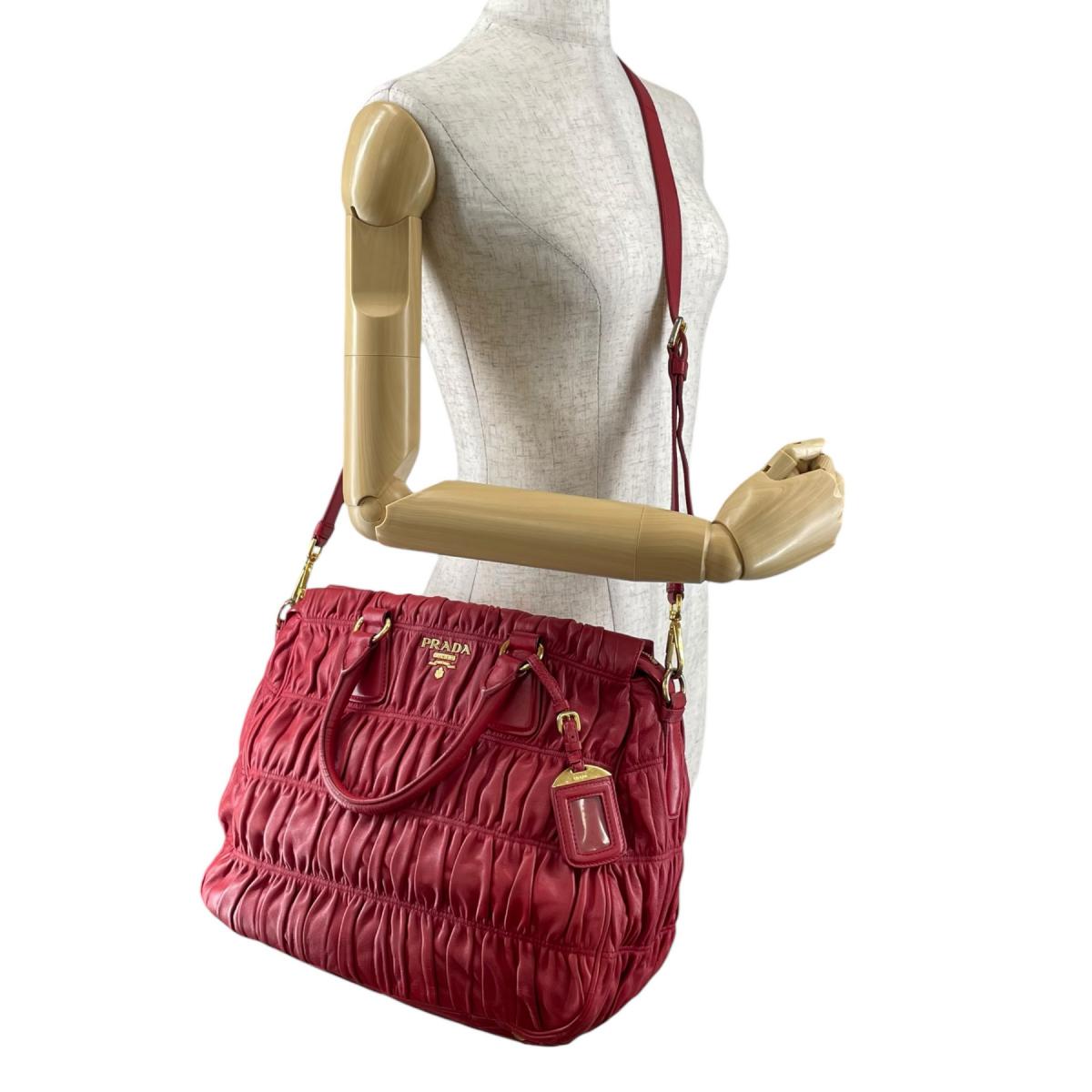 プラダ B2588L トートバッグ レッド PRADA ナッパ ゴーフル ギャザー プラダ B2588L トートバッグ レッド PRADA ナッパ ゴーフル ギャザー