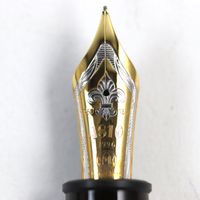全新狀態 ○MONTBLANCMeisterstück 作家系列 1996 年亞歷山大·仲馬紀念款 18K 金 F 尖 18310/20000 鳶尾花圖案 三劍客主題 簽名鋼筆ブラウン筆盒及筆套 德國製造