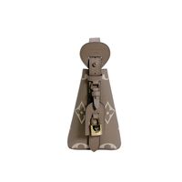 루이비통 M13045 언플랜트 2way 가방 올 인 BB 토트 백
LOUIS VUITTON 베이지【중고】
