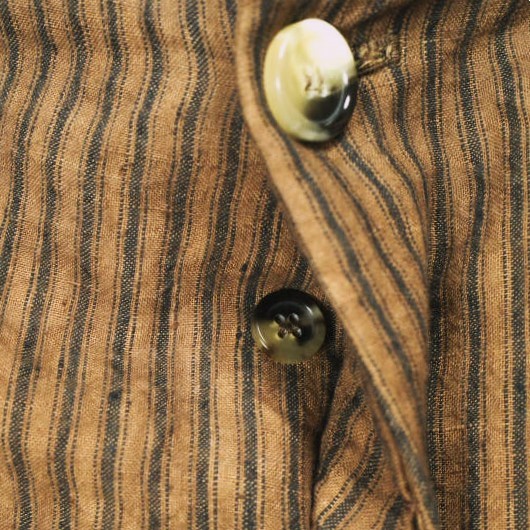 Omar Afridi オマールアフリディ イギリス製 KAKISHIBU STRIPES LINEN SLACK SHORTS 柿渋染めストライプ リネンショーツ OA-SS20-TRS-104-02 L Brown ショートパンツ 定価63,800円 ボトムス【新古品】【中古】【Omar Afridi】 Omar Afridi オマールアフリディ イギリス製 KAKISHIBU STRIPES LINEN