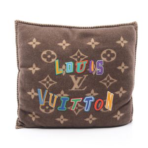 【중고 두 손】 LOUIS VUITTON LOUIS VUITTON × NBA 쿠산 모노그램 레터즈 쿠션 MP3037 울 xNBA 모노그램 레터즈 쿠션 유니섹스