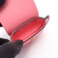 [มือสอง] เคส AirPods Fendi Pico Baguette 7AR946 หนังสีชมพู - สำหรับผู้หญิง มือสอง A