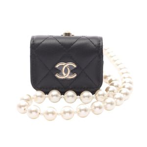 【중고】 샤넬 CHANEL 휴대폰・스마트폰 액세서리 마트랏세 AirPods 케이스 숄더 스트랩 첨부 블랙 램 스킨(양가죽)