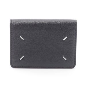 [มือสอง] กระเป๋าสตางค์แบบพับสามทบ Maison Margiela รุ่น SA3UI0012P4806T8013 หนังสีดำ เย็บ 4 ตะเข็บ มีฝาปิด ใช้ได้ทั้งชายและหญิง สภาพใหม่เอี่ยม