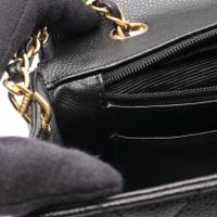[Pre-owned] Chanel CHANEL Shoulder Bag Matelassé Diana Flap A01165 Black Caviar Skin (Grained Calf) Matelassé Diana Chain Shoulder Bag