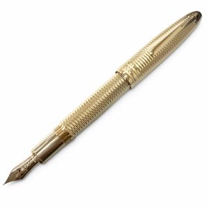 全新狀態 □MONTBLANCMeisterstück Solitaire 146 Geometry LeGrand 鋼筆，18K 金筆尖 (M)，香檳金，德國製造，男士，附筆盒。