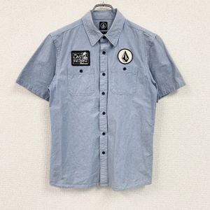 VOLCOM 短袖襯衫，貼布，兩個口袋，淺藍色，M 碼，古著。