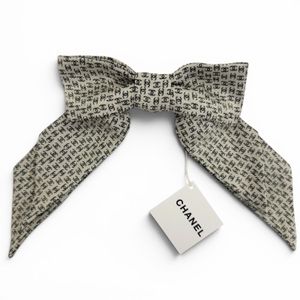 Unused item☆CHANEL 25A Silk Coco Mark Pattern Hair Accessory RIBON Barrette White Black Made in Italy Women's with Box