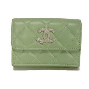 중고 CHANEL 샤넬 클래식 스몰 플랩 지갑 크리스탈 스타 라인스톤 별 파스텔 랜덤 스냅 버튼 지폐 지갑 카드 케이스 동전 지갑 마틀라세 라이트 그린 삼단 지갑 AP3725