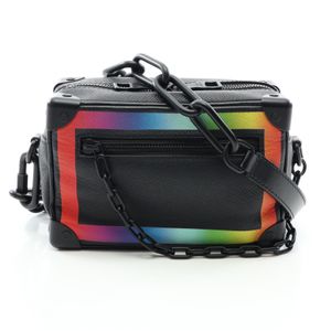 [중고] LOUIS VUITTON 미니 소프트 트렁크 타이가 레인보우 M30351 느와르/레인보우 레더 숄더백 남성용