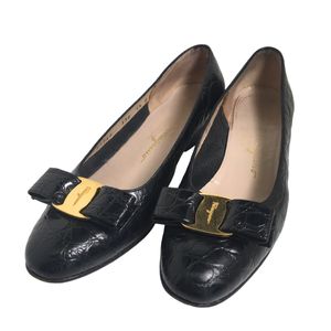 Salvatore Ferragamo 51768 엠보싱 바라 리본 로우힐 펌프스
 Salvatore Ferragamo 블랙 [중고]