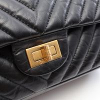 [중고] Chanel 샤넬 숄더백 2.55 쉐브론 V스티치 W플랩 블랙 레더 2.55 쉐브론 V스티치 더블 플랩 체인 숄더백