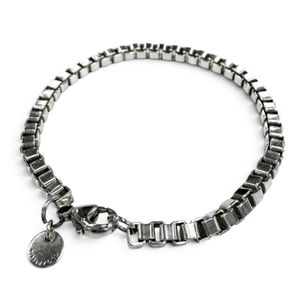 成色極佳 ● TIFFANY&Co. Tiffany 威尼斯 925 銀鍊手鍊，重 16.5 克，男士款，附原廠盒和防塵袋
