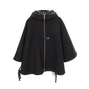 【二手】LOUIS VUITTON 披肩/斗篷 Monogram内衬连帽斗篷 RW201W QWE FICO17 羊毛 丝绸 Monogram内衬连帽斗篷 黑色