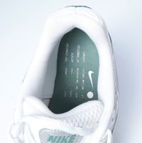 Nike P-6000 PRM HF4308-072 US10 (28cm) 淺骨色/白色-金屬銀色運動鞋 [二手] [Nike]