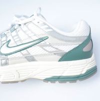 Nike P-6000 PRM HF4308-072 US10 (28cm) 淺骨色/白色-金屬銀色運動鞋 [二手] [Nike]