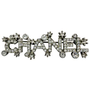Excellent condition☆CHANEL F23P Metal CHANEL logo rhinestone brooch accessory, silver, made in France, women's.