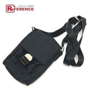PRADA 三角形Plate單肩包