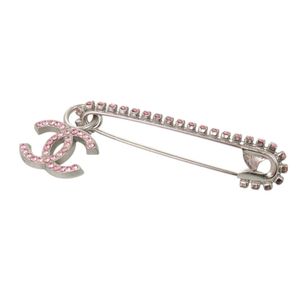 Excellent condition Chanel Coco Mark safety pin brooch, metal, rhinestone, silver, pink brooch 0228 [Used] CHANEL
