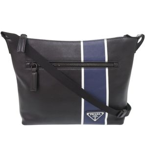Prada 三角標誌 2VH078 皮革黑色藍色單肩包，成色極佳，黑色 548 [二手] PRADA