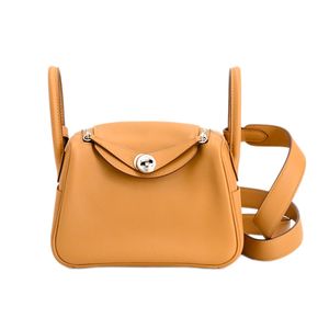 [중고] Hermes 에르메스 숄더백 미니 린디 베르소 보 스위프트 세사미