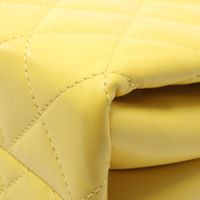 [Pre-owned] Chanel CHANEL Shoulder Bag Matelassé Full Flap Small Yellow Lambskin (Sheepskin) Matelassé Full Flap Small Chain Shoulder