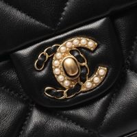 [Pre-owned] Chanel Matelassé Small Flap Shoulder Bag, Black Lambskin (Sheepskin Leather), Chain Shoulder Bag