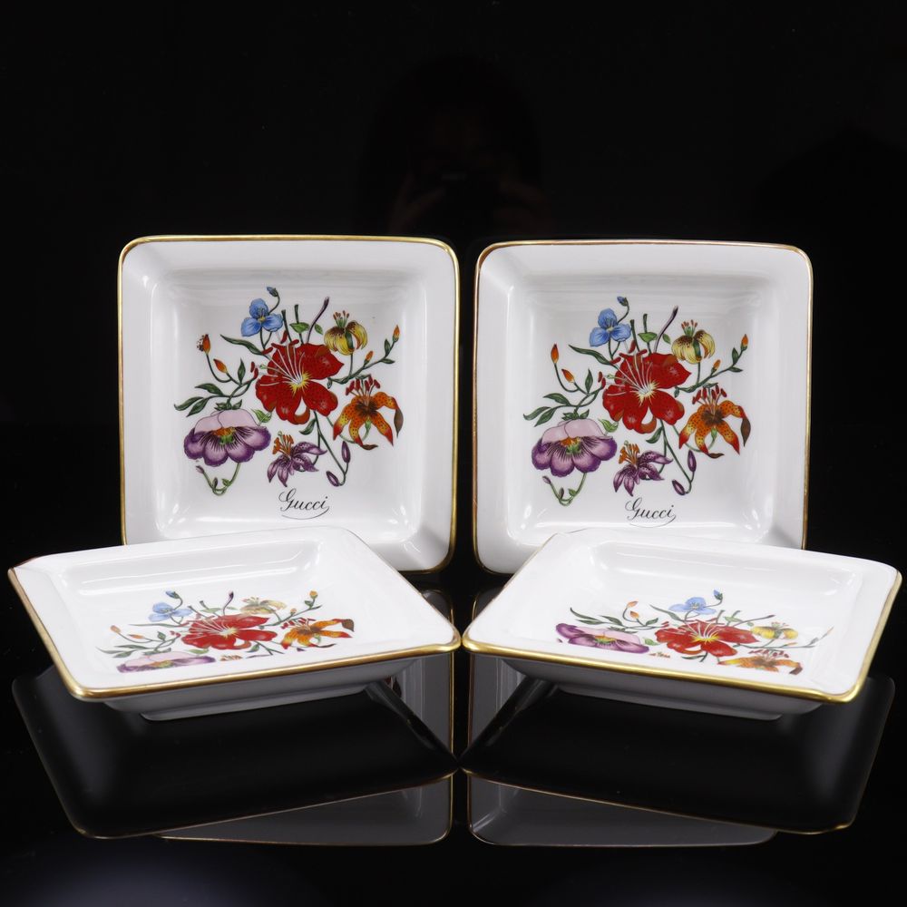 Gucci Square Ashtrays, Set of 4, Other Goods, Richard Ginori Collaboration, Flower Design, Vintage Ceramic, White, Flower Pattern, Set of 4 square ashtrays - [Used]