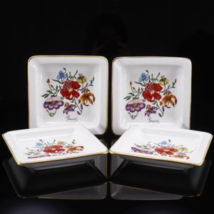 Gucci Square Ashtrays, Set of 4, Other Goods, Richard Ginori Collaboration, Flower Design, Vintage Ceramic, White, Flower Pattern, Set of 4 square ashtrays - [Used]