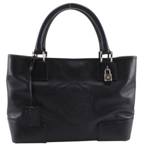 LOEWE Amazona Justa 手提包，Anagram 圖案，黑色皮革，A5 尺寸，磁扣，女士款 [二手]