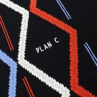 成色極佳 △ Plan C GLCME01G00FW009 菱形嵌花羊毛羊絨針織背心，黑色、橙色、藍色和白色拼接，飾有刺繡logo，V領設計。尺寸38。義大利製造。正品男裝。