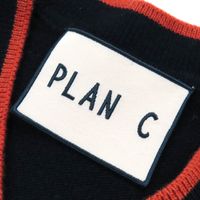 成色極佳 △ Plan C GLCME01G00FW009 菱形嵌花羊毛羊絨針織背心，黑色、橙色、藍色和白色拼接，飾有刺繡logo，V領設計。尺寸38。義大利製造。正品男裝。