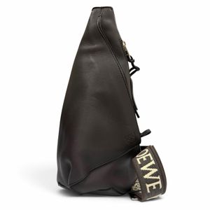 極佳狀態 ▼ LOEWE B511A09X10 Anton 斜背包，柔軟光滑小牛皮，單肩包，灰色，西班牙製造，男士，附防塵袋。