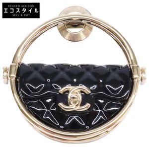 Chanel, excellent condition, B23C AB9851, Coco Mark Matelassé bag motif, hoop lapel pin. [Pre-owned]