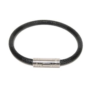 Pre-owned LOUIS VUITTON Keep It bracelet, current model 19, black and gray, push-lock closure, silver checkered pattern, Damier Graphite Noir, M8152E.