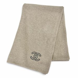 Mint condition △CHANEL 100% cashmere 25 Cruise Coco Mark large stole shawl scarf, simple beige, made in Italy, women's.