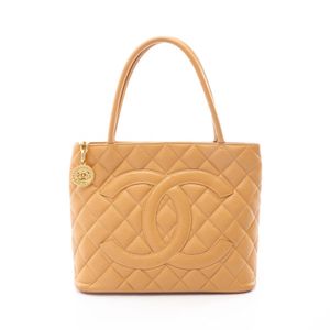 [중고] Chanel 샤넬 토트백 복각 토트 A01804 베이지 캐비어 스킨(그레인드 카프) 복각 토트 여성용 Used B